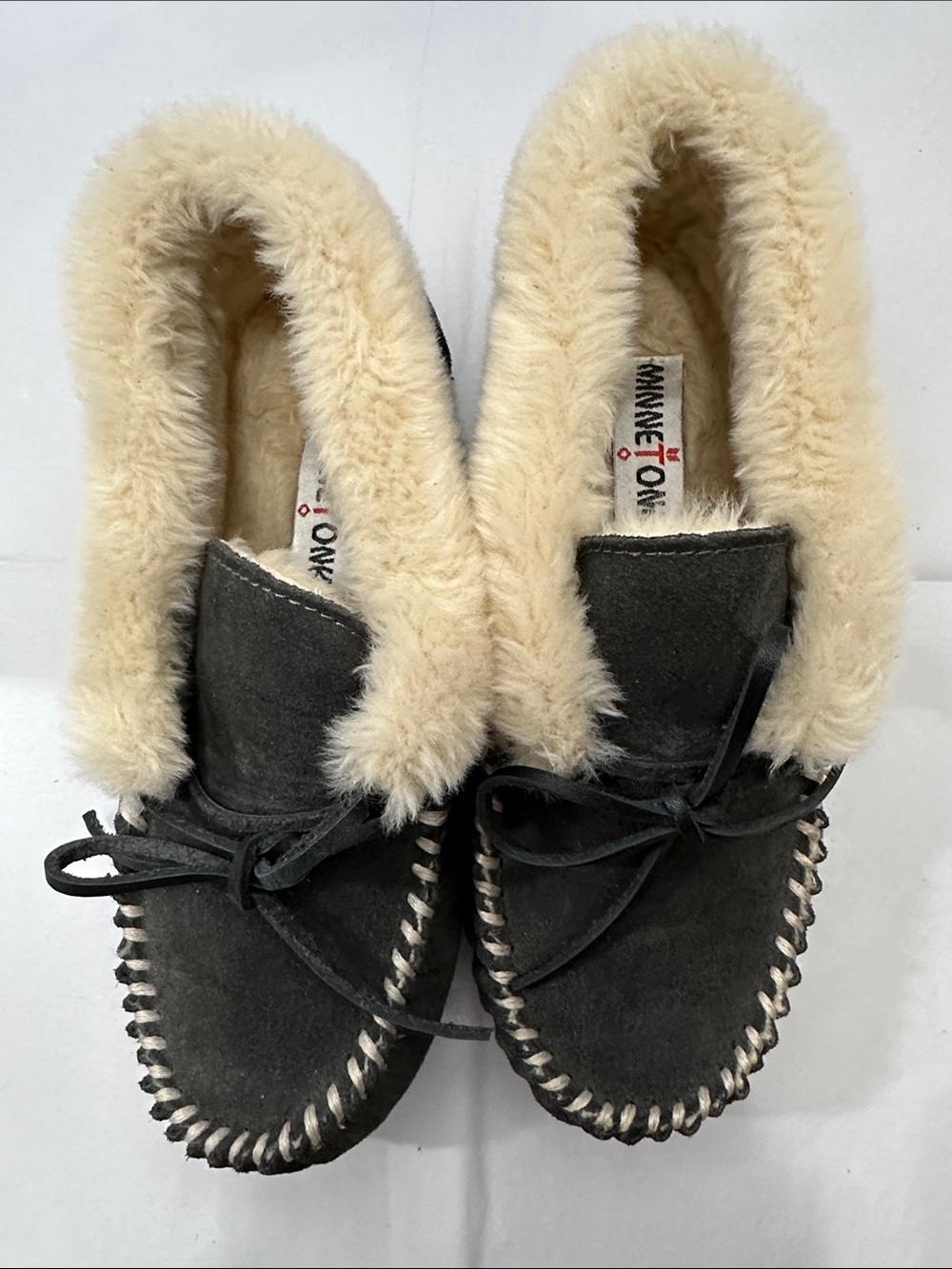 Minnetonka Women's Gray Suede Moccasins with Cream Faux Fur Trim